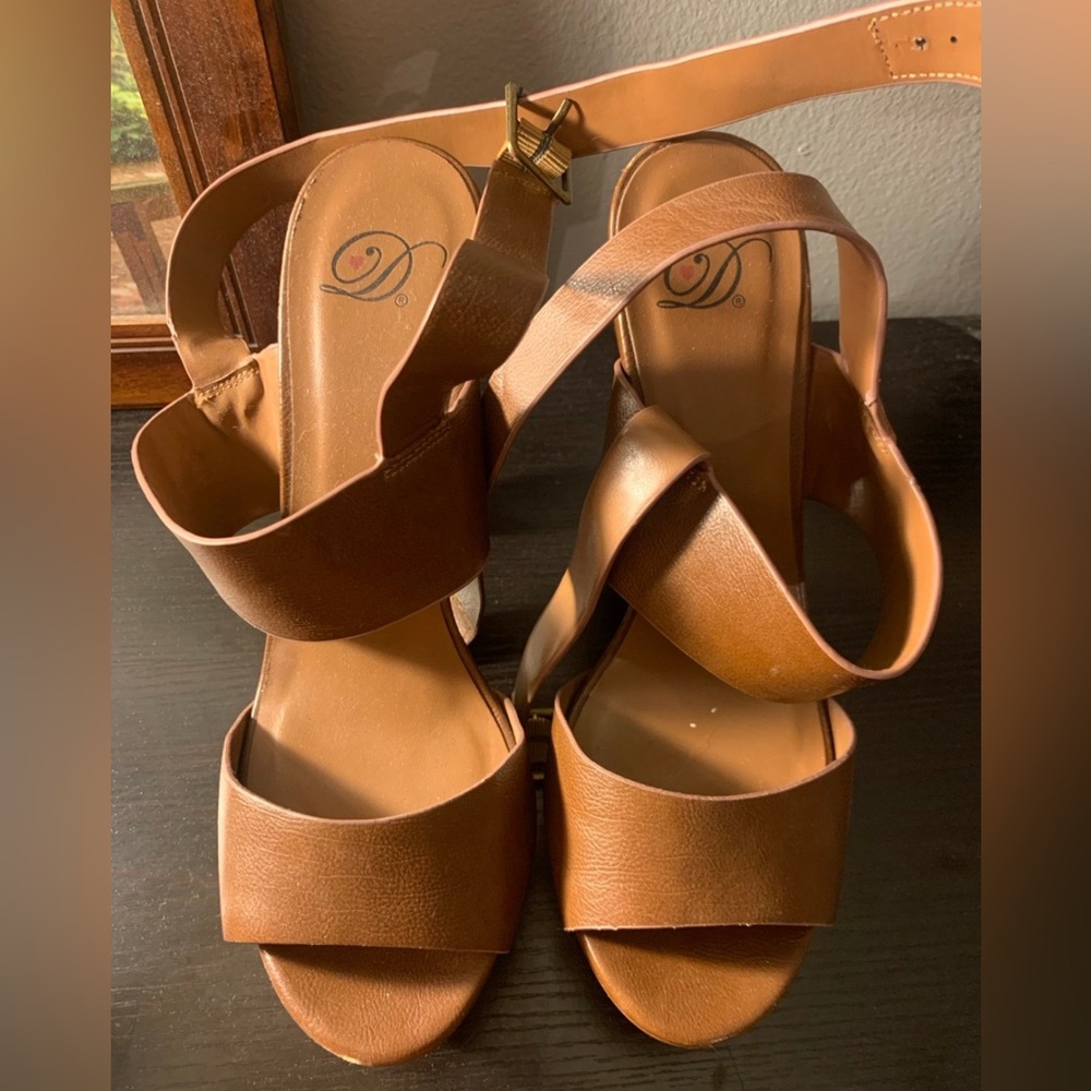 Strappy brown leather platform Heels